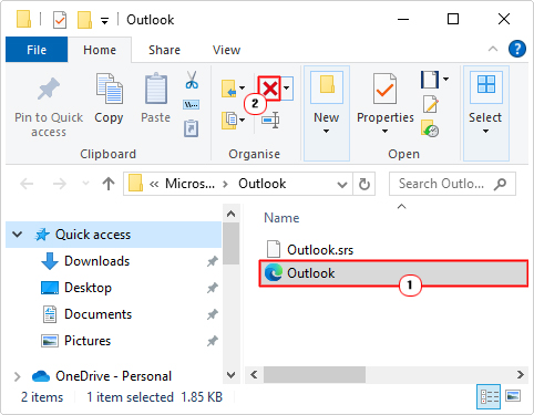 delete Outlook.xml in outlook folder